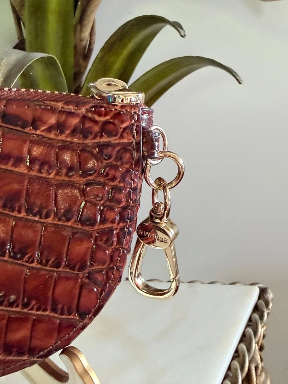 🤩 Brahmin Pecan Brown Britt Small Coin CC ID Clip On Wallet Good Preowned 🤩